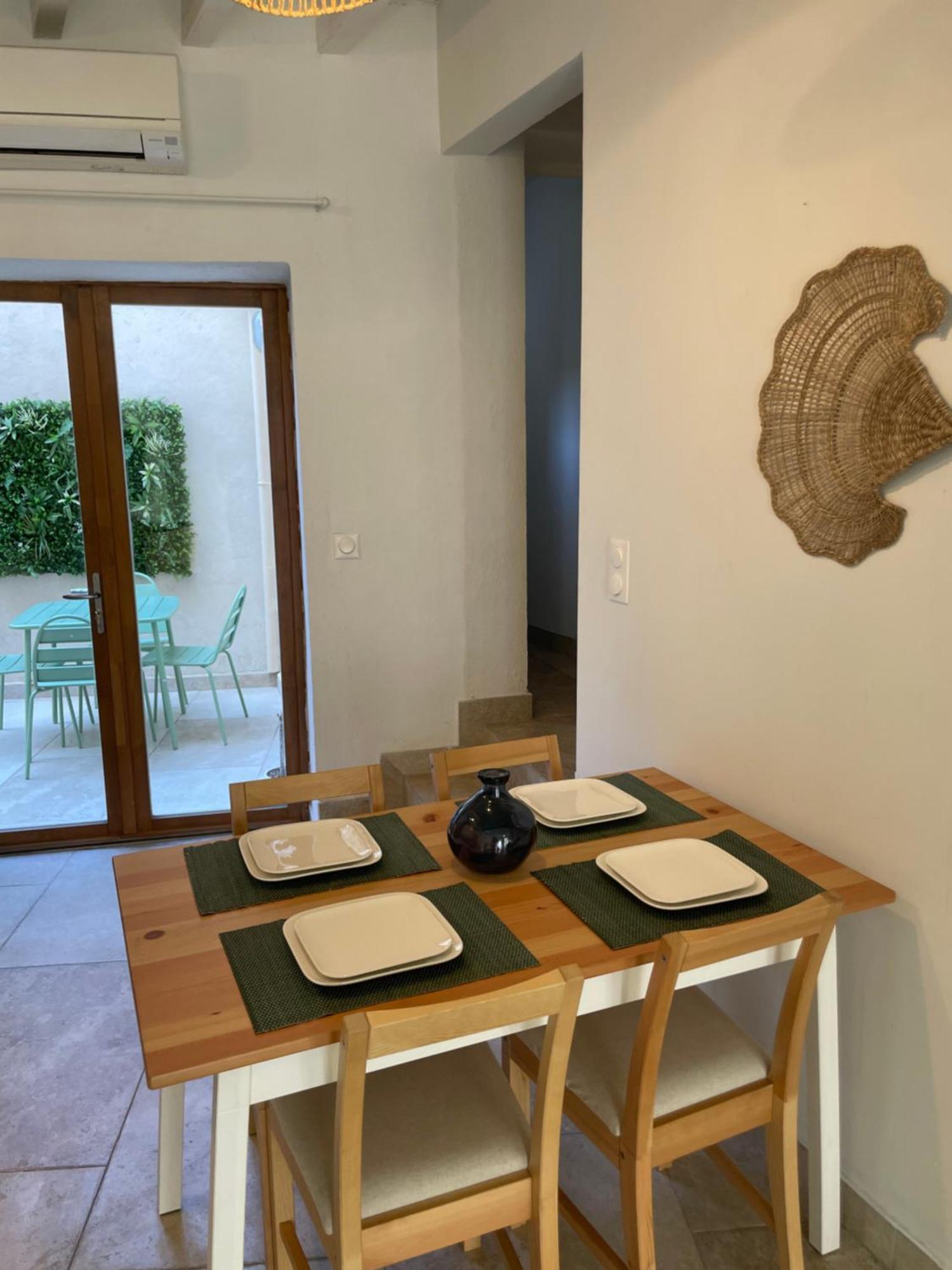 Charmante Maison De Ville Avec Cour Exterieure Arles Dış mekan fotoğraf